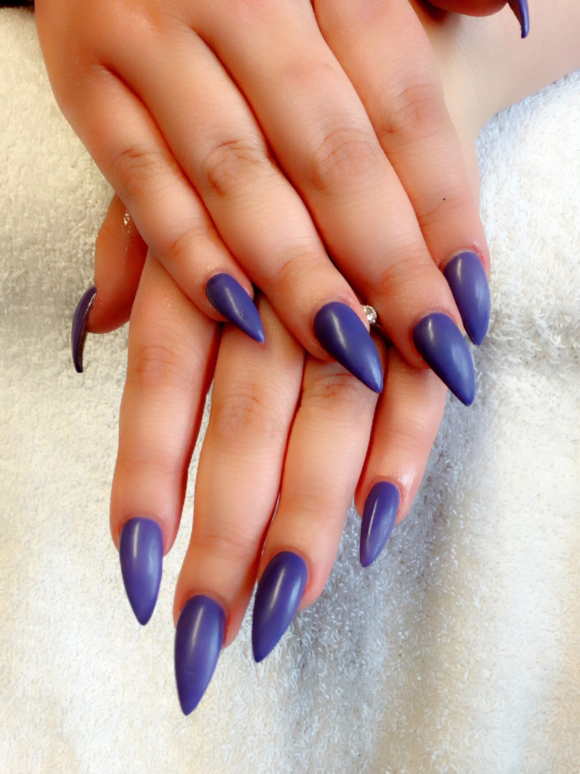 Very Pointy Shape | Chic Nails