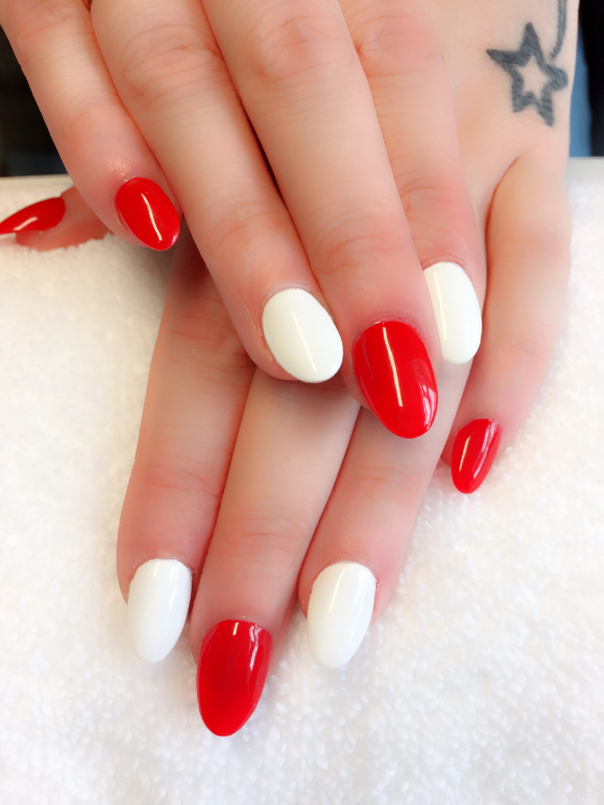 Round Shape with Gel Colour | Chic Nails